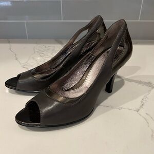 Sofft Women's Gemini Gray Leather Peep Toe Shoes Pump - Size 7‎ M